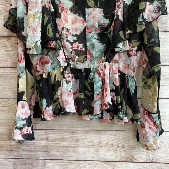 NEW WITH TAGS GIMMICKS SWISS DOT RUFFLE FLORAL TOP IN BLACK - Picture 9 of 11